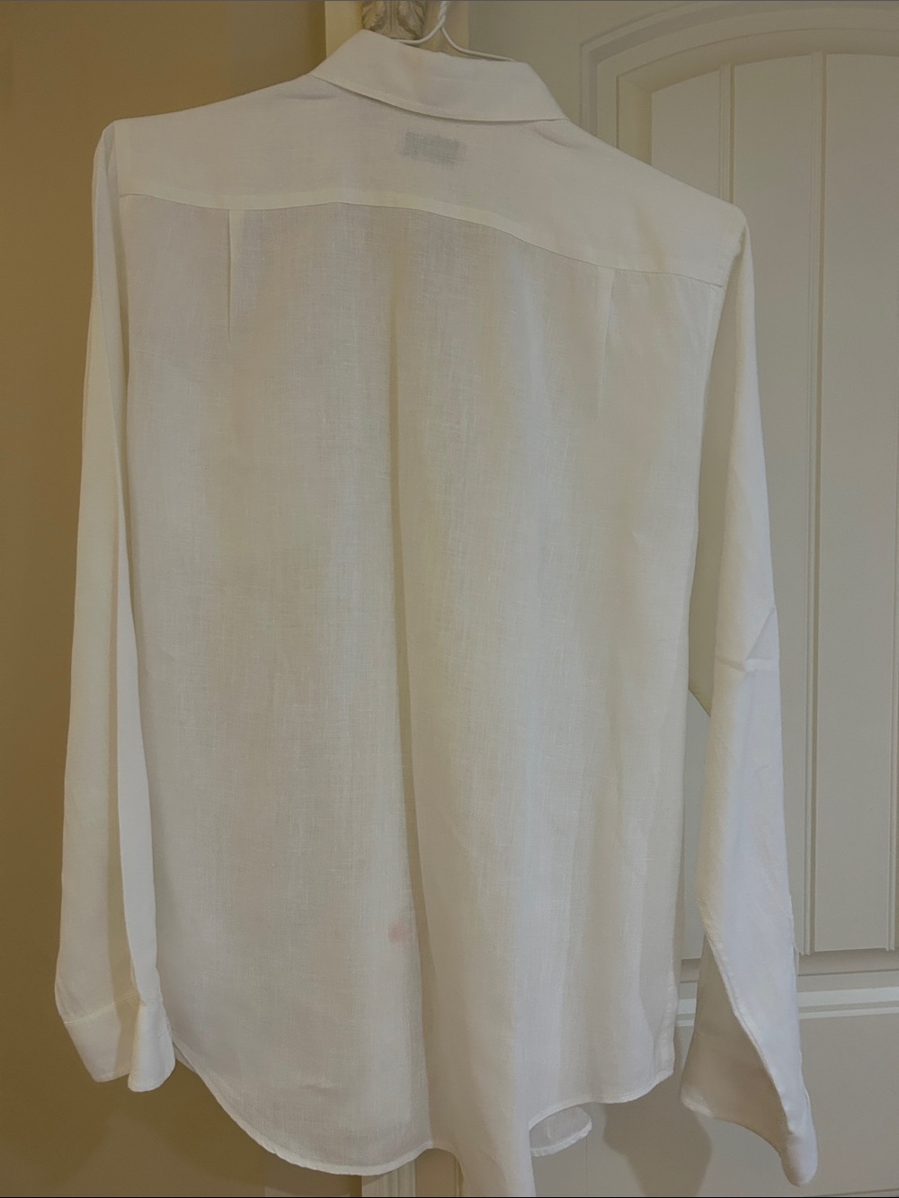Lacoste Men's White linen Long-Sleeve Button Shirt with Green Logo - Picture 2 of 3